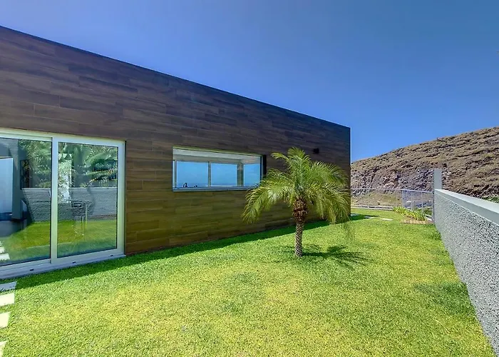 Blue Horizon By Lovelystay