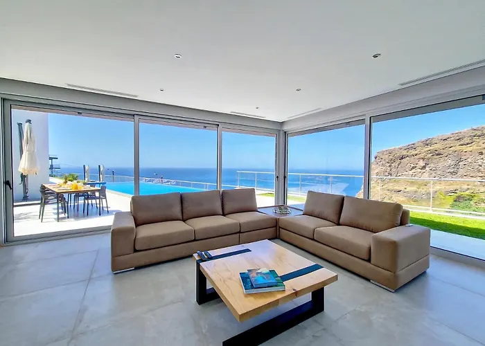 Blue Horizon By Lovelystay