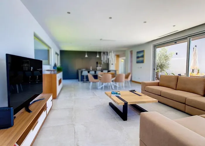 Blue Horizon By Lovelystay Villa