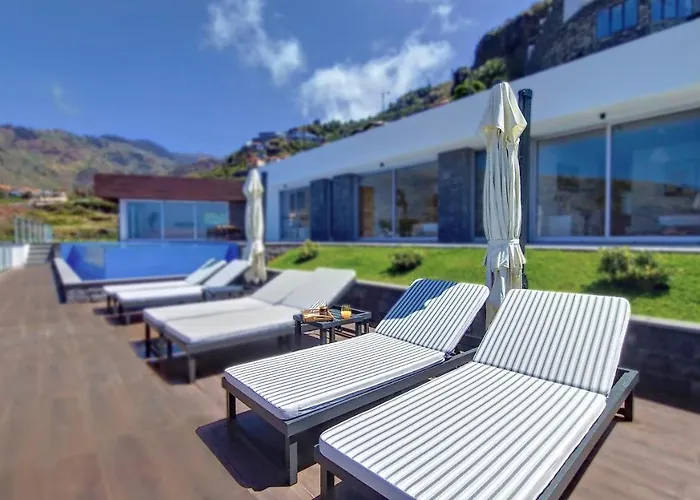 Blue Horizon By Lovelystay Vila